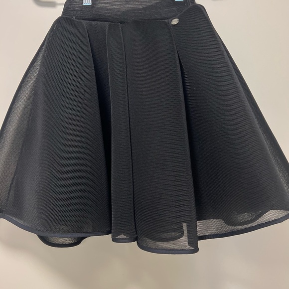 Only worn once and in MINT condition gorgeous skirt and blouse!!! - Picture 9 of 11